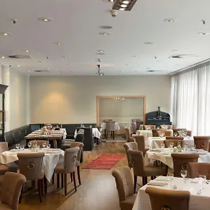 4* فندق ويندهام اتريوم