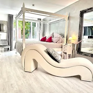 https://jb-whirlpool-suite-hamburg.hamburg-hotels-de.com